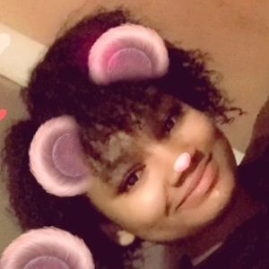 Meet your Posher, Khaya